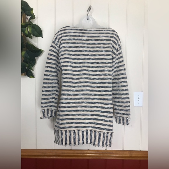 Beige & Blue Stripe Knit LS Sweater Blouse
Ladies Medium 8 - 10
100% Cotton - Picture 9 of 16